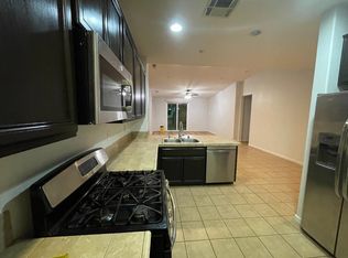 6671 E Harwood Ave, Fresno, CA 93727