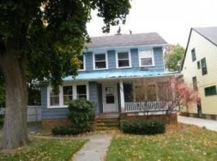 982 Oxford Rd, Cleveland Heights, OH 44121