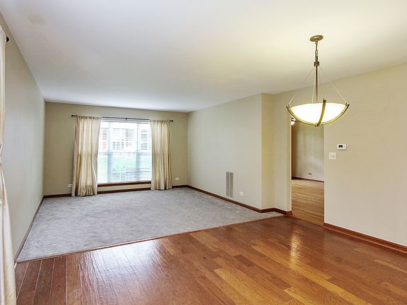 3rd image of 655 Grosse Pointe Cir #0000