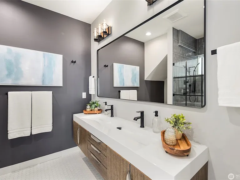 4018 Beach Dr SW — Photo 10