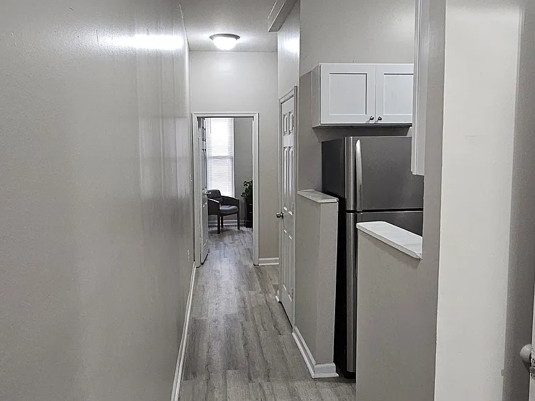 1733 N Fulton Ave — Photo 16