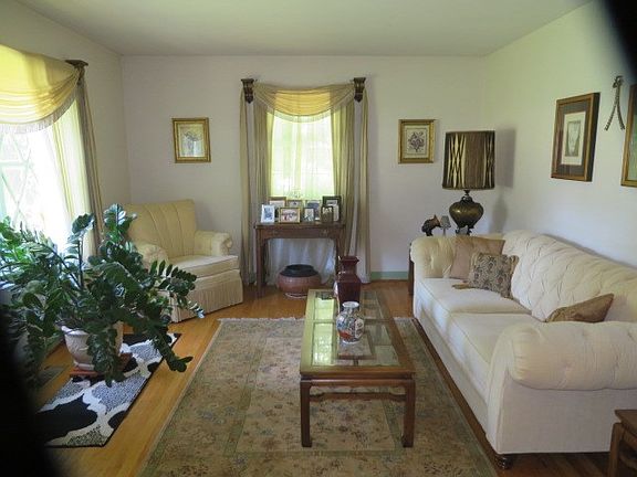 3rd image of 346 Pettus St