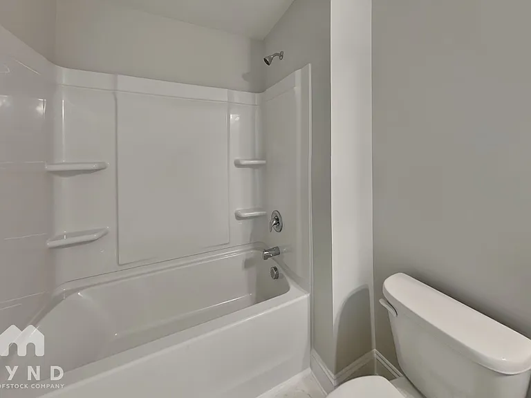 572 Barrington Row Ave — Photo 13