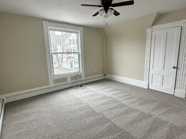 367 Lake Ave Unit 2, Manchester, NH 03103