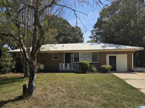 1513 29th Ave N, Hueytown, AL 35023