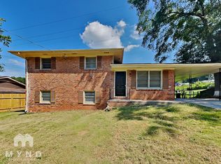 1006 Longleaf Dr, Forest Park, GA 30297
