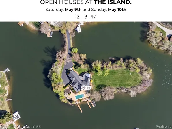 4912 Oakwood Ct, Commerce Township, MI 48382