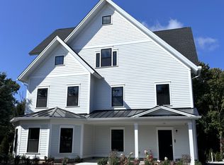 5 N Salem Rd #203, Ridgefield, CT 06877