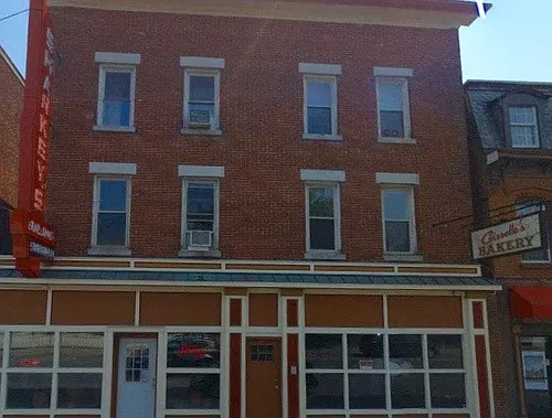 546 Main St #2 Photo 1 546 Main St #2 Photo 1