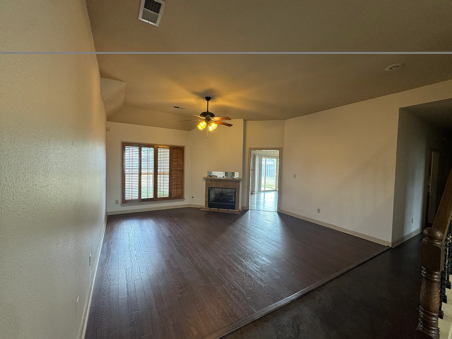 3 bed, 2000 sqft, $2,400 — Photo 3
