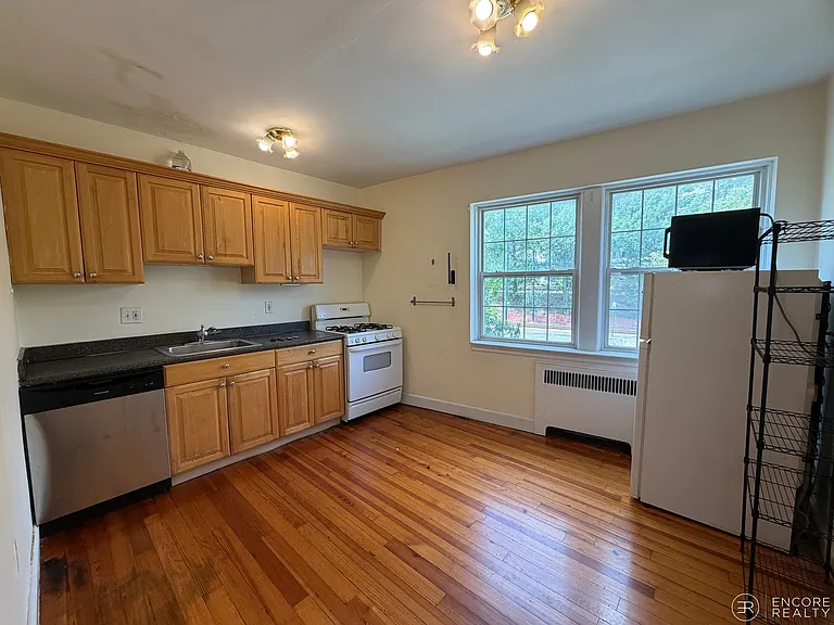 24 Fairbanks St #33 — Photo 6