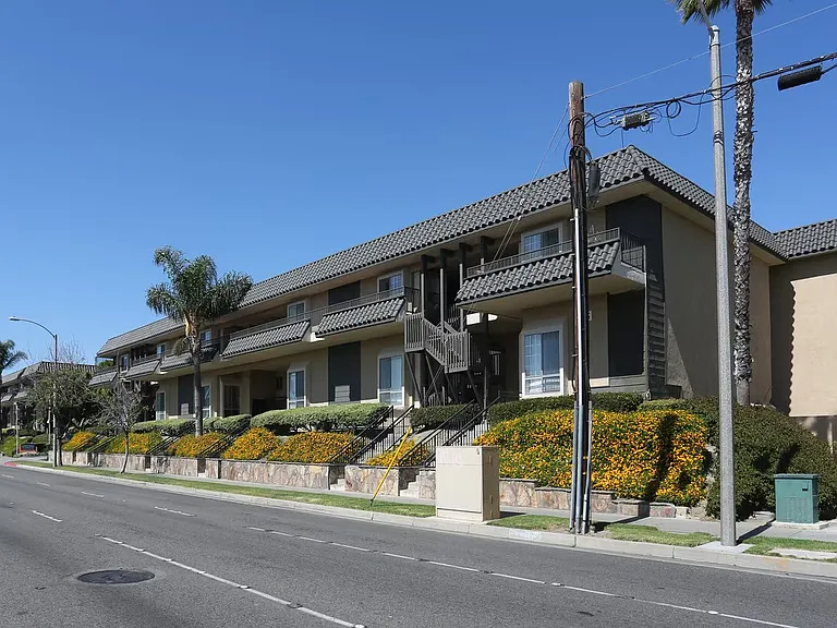 Oro Apartments — Photo 8
