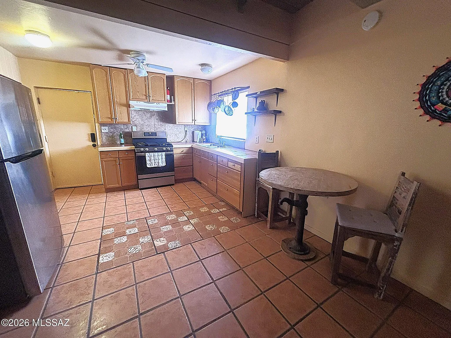 2 bed, 1.0 bath, 5116 sqft, $1,500 — Photo 3