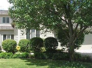 17 Waterford Ln, Beachwood, OH 44122