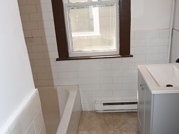 5th image of 203 Cooke St #3