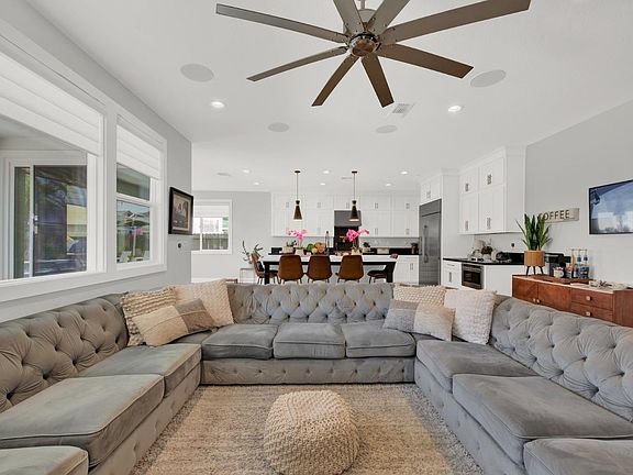 3rd image of 936 Day Lilly Drive