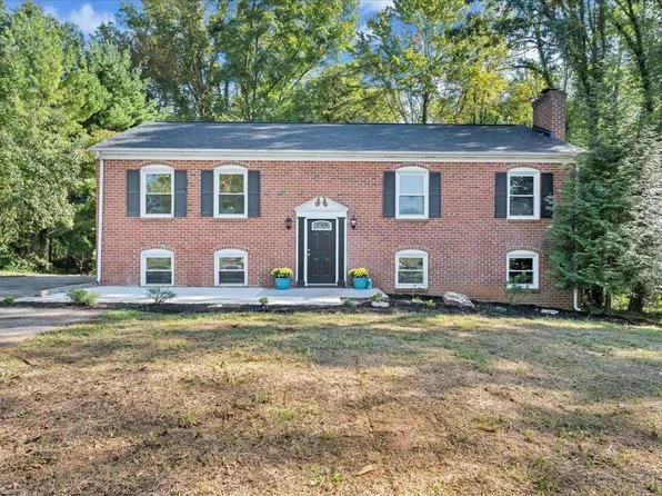 511 Arrowhead Dr, Lynchburg, VA 24502