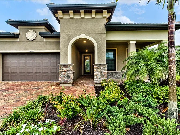 14223 Wild Timber Ct — Photo 32