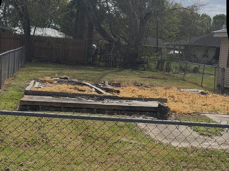 1st image of 739 Saint Ann St
