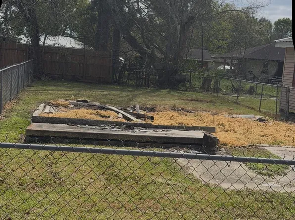 739 Saint Ann St, Saint Martinville, LA 70582