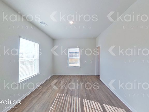 4th image of 3488 Bridgewood Dr