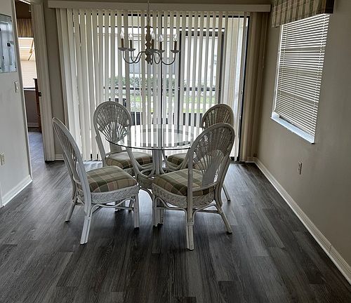 4th image of 1218 Villaway W #1218