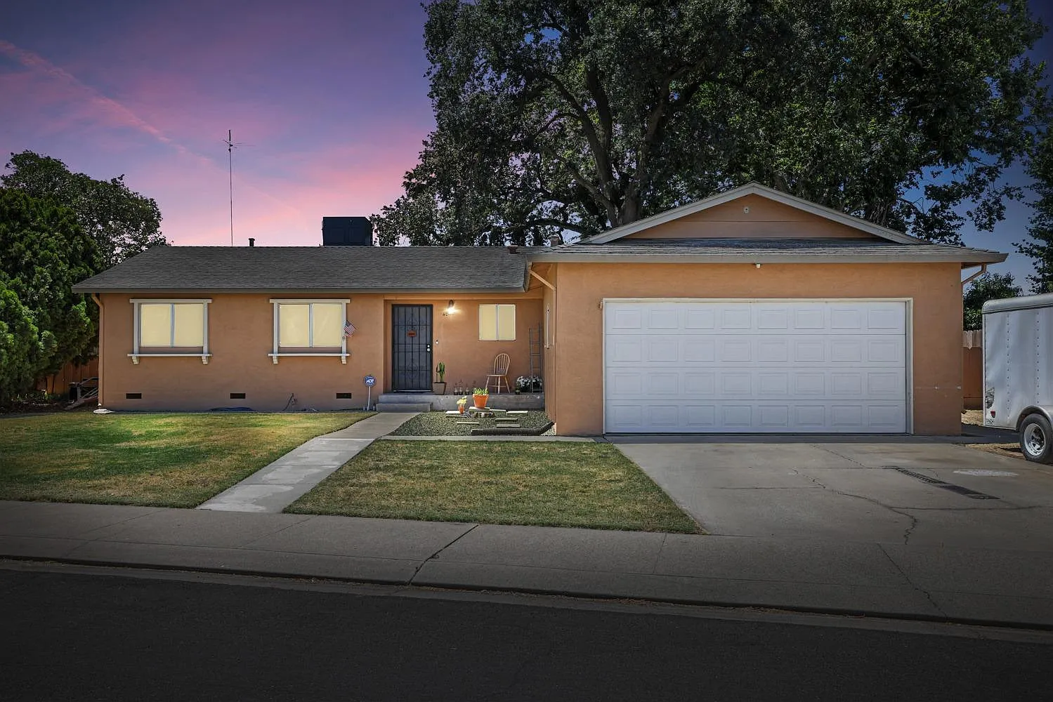 4804 Glenmoor Way photo 1