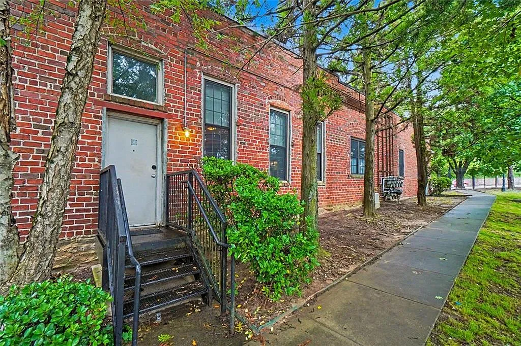 2 bed, 2.0 bath, 1481 sqft, $2,300 — Photo 1
