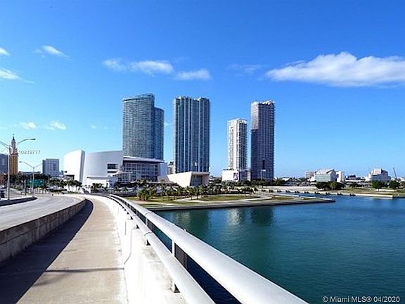 3rd image of 1040 Biscayne Blvd APT 2505