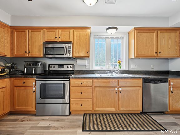 5th image of 2 Stetson Place #2