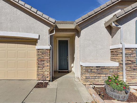 3rd image of 4404 Winje Dr