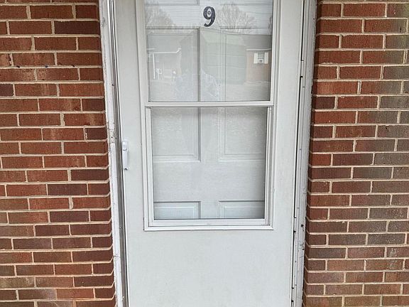 2nd image of 108 Franks Ct #9