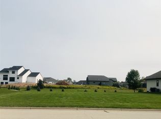 2806 Creekwood Cir, Green Bay, WI 54311