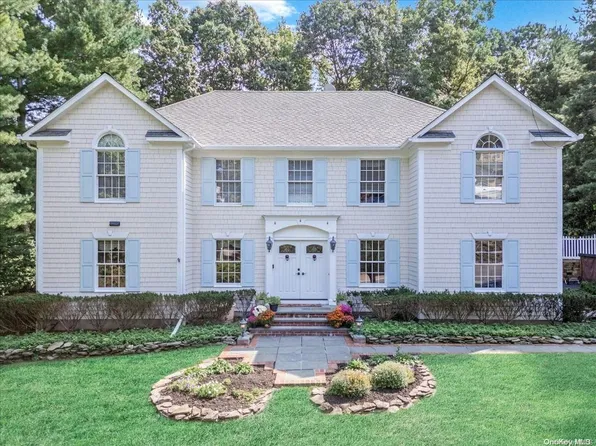 9 Jefferson Land Circle, Port Jefferson, NY 11777