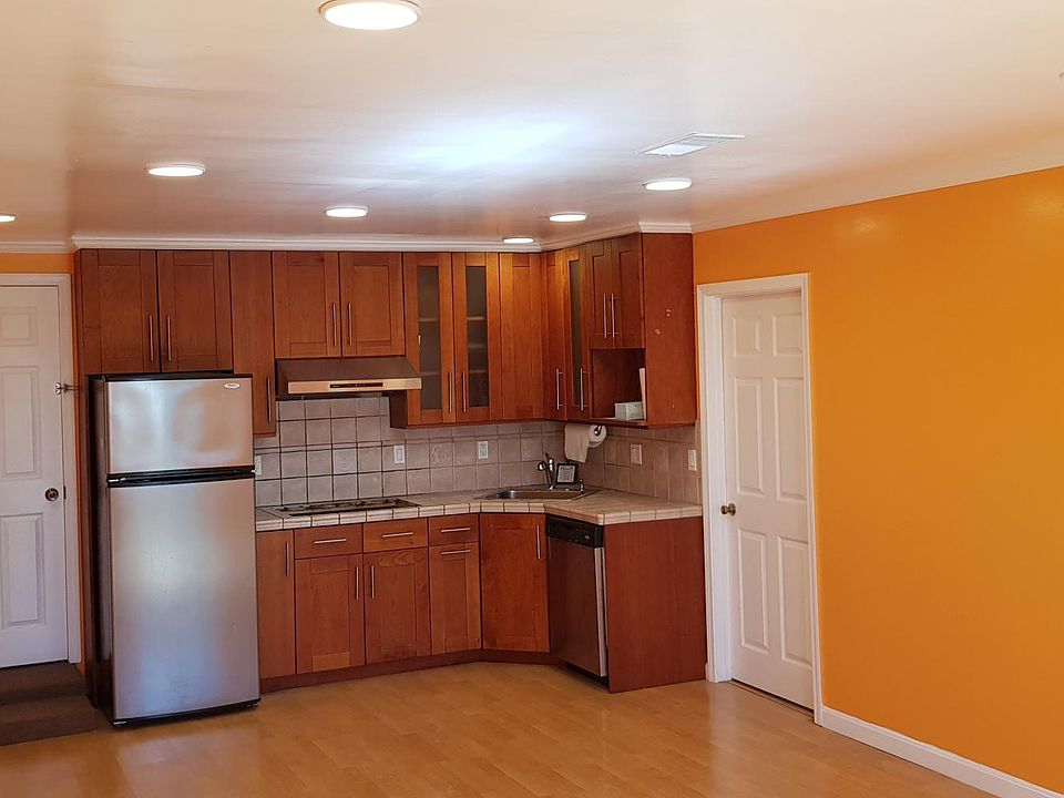 1st image of 255 Dennis Dr