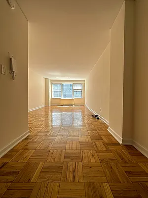 Rented by Bond New York | media 1