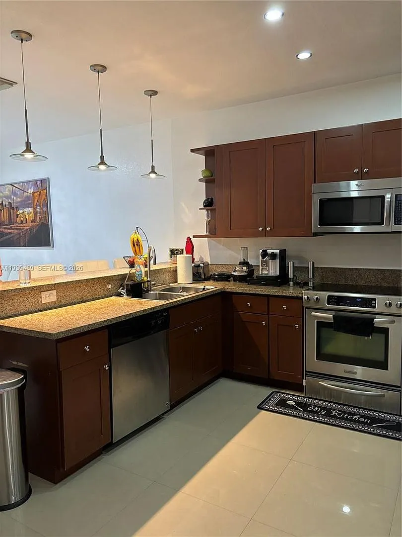 10788 NW 74th Lane, Doral — Photo 2