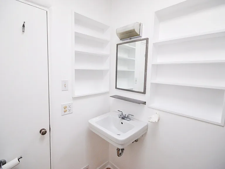 1202 Gold Ave SW — Photo 11