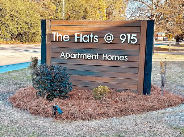 The Flats at 915