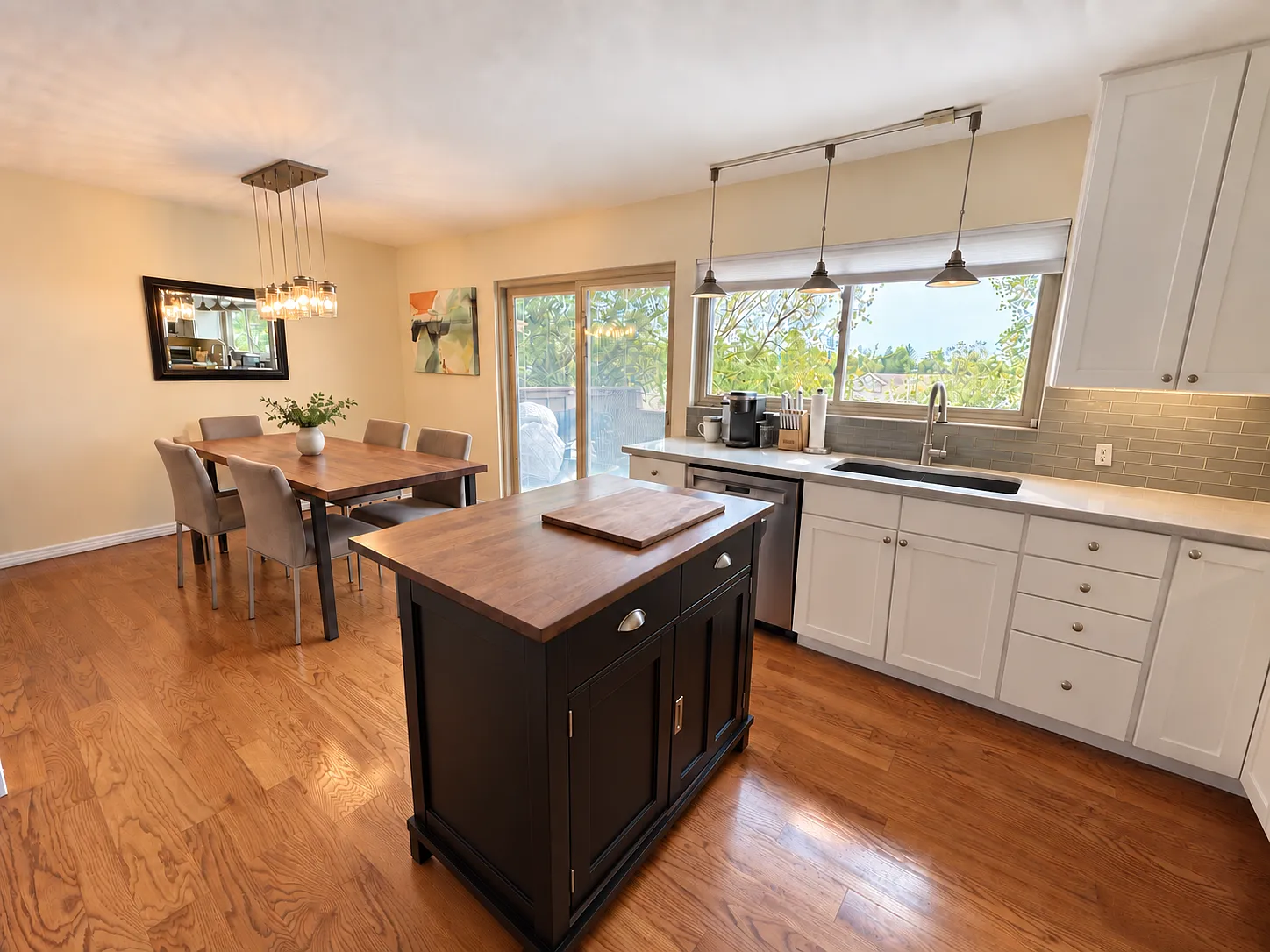 4 bed, 3.5 bath, 2504 sqft, $4,450 — Photo 3