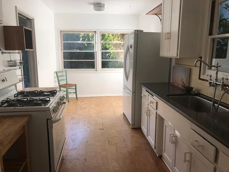 674 E Flower Ave — Photo 10
