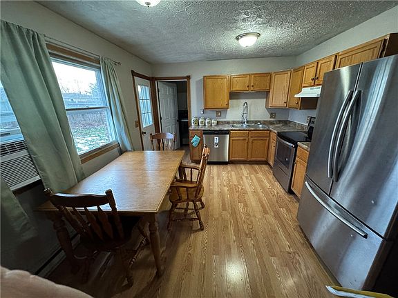 2nd image of 315 Evergreen Dr