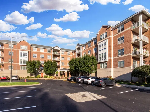 101 Pointe Dr Unit 103, Northbrook, IL 60062