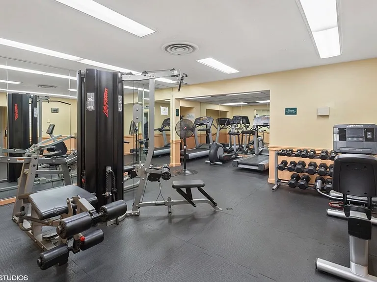 3950 N Lakeshore Dr #2015 — Photo 12
