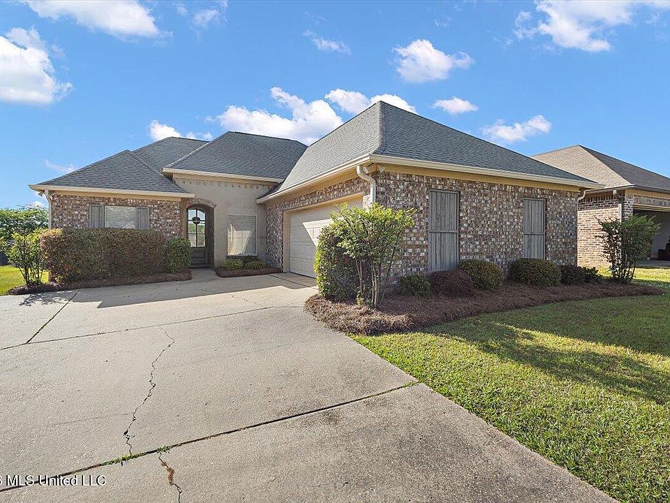 1st image of 301 Ridge Pointe Dr