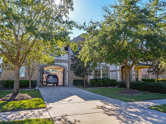 3rd image of 7910 Emerald Haven Dr