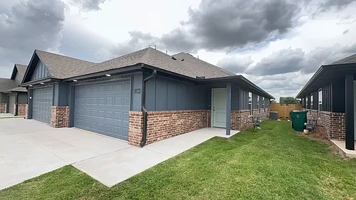 11508 University Dr Photo 1