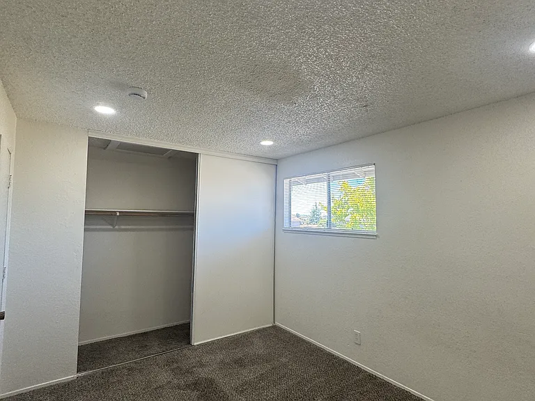 118 Yorkshire Ct #D — Photo 13