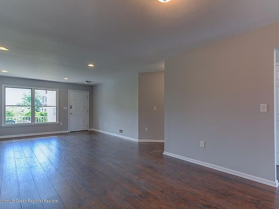 5th image of 99 N Crest Pl
