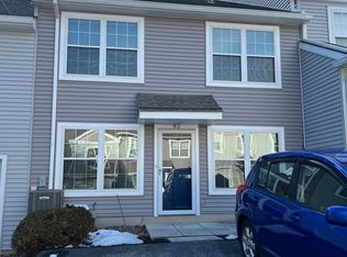 82 Courtyard Dr, Carlisle, PA 17013